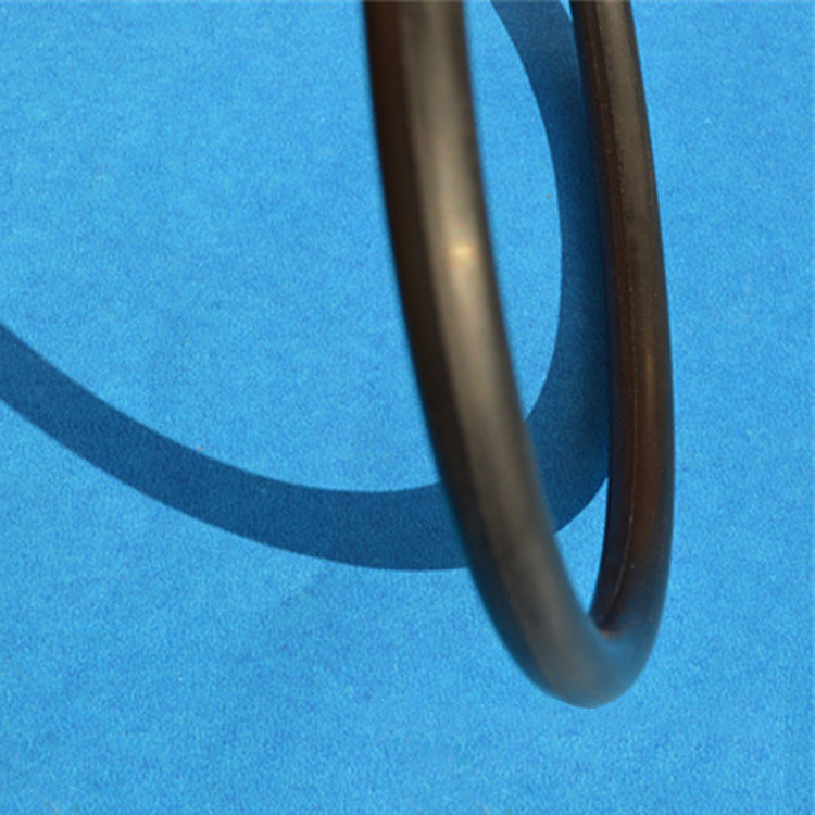 使用不當(dāng)會導(dǎo)致密封圈變形。